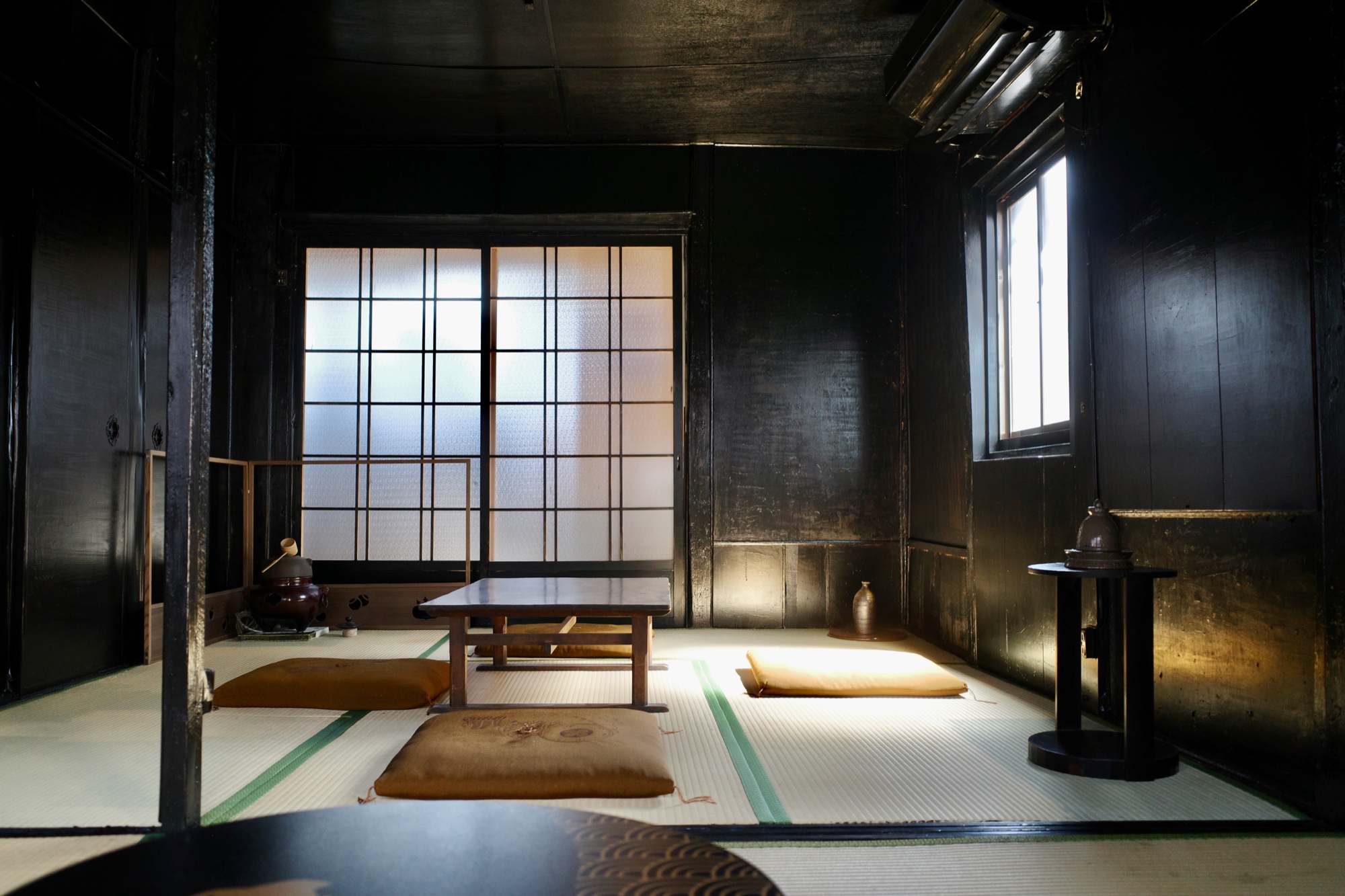 The quiet tatami interior of Zen Coffee in Kyoto